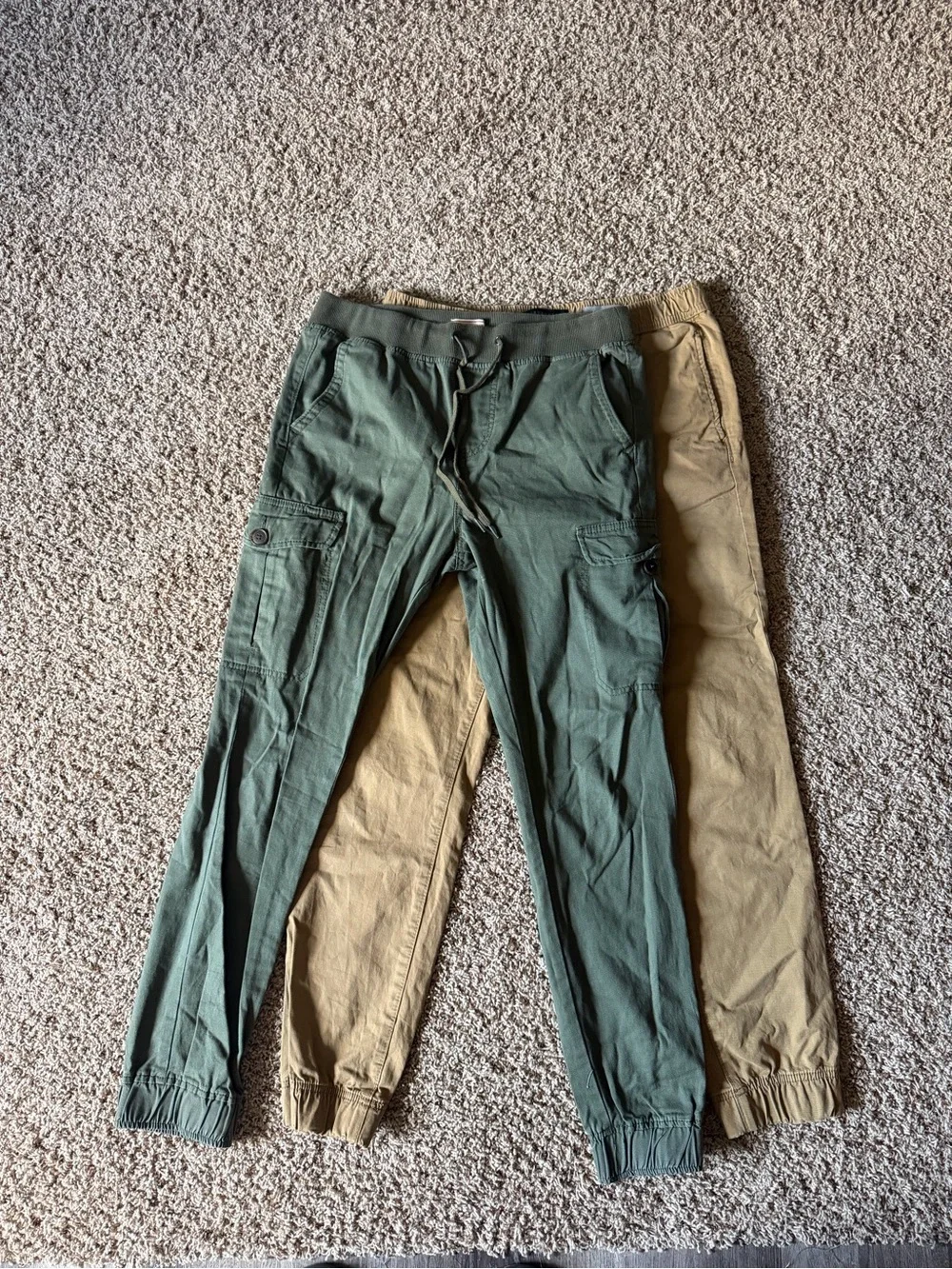 Small Men’s jogger 2p bundle Green and khaki Cargo Jogger Pants Drawstring